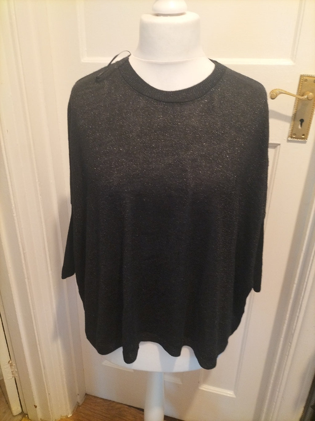 Ladies Voulez Vous Size S/M Black Shimmer Short Sleeved Top