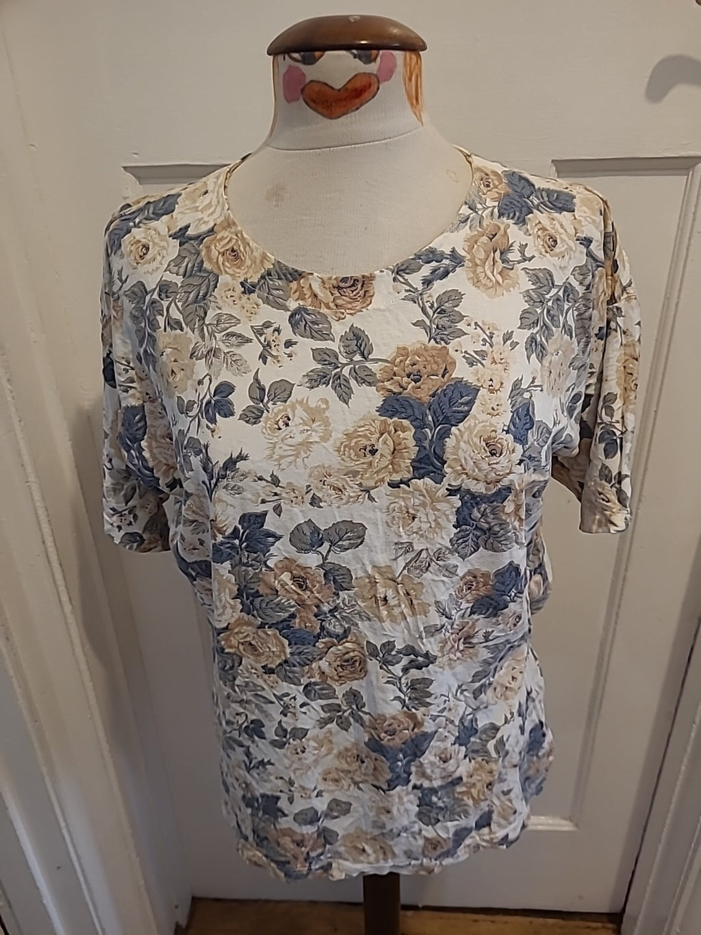 Ladies New Look One Size Floral Short Sleeved Blouse