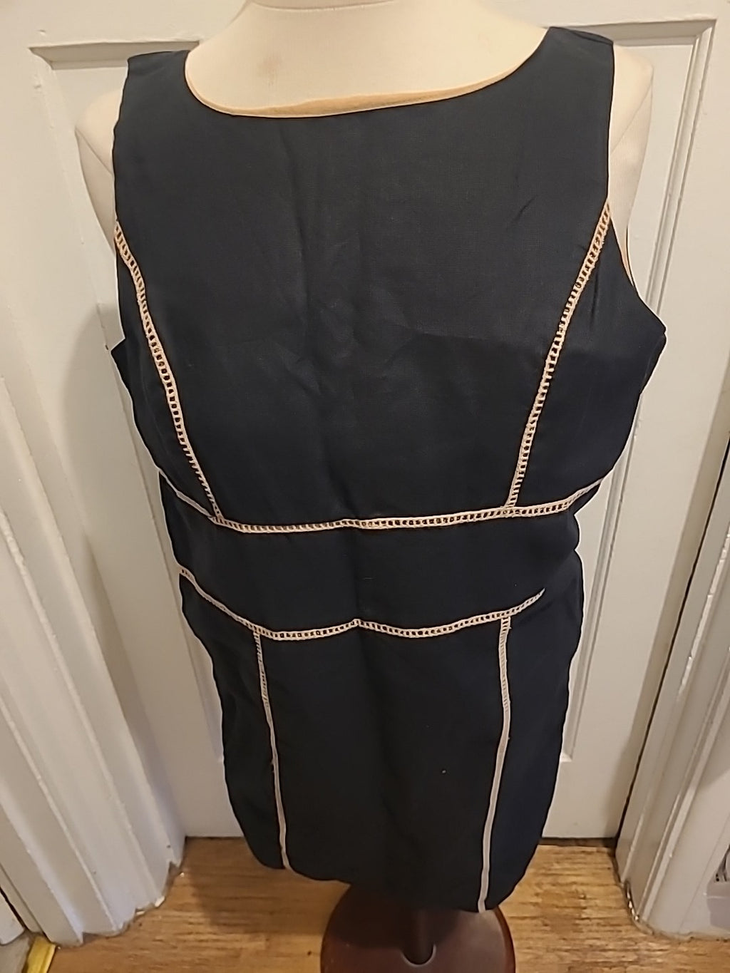 Ladies Kenar Size 10 Beige And Black Sleeveless Dress