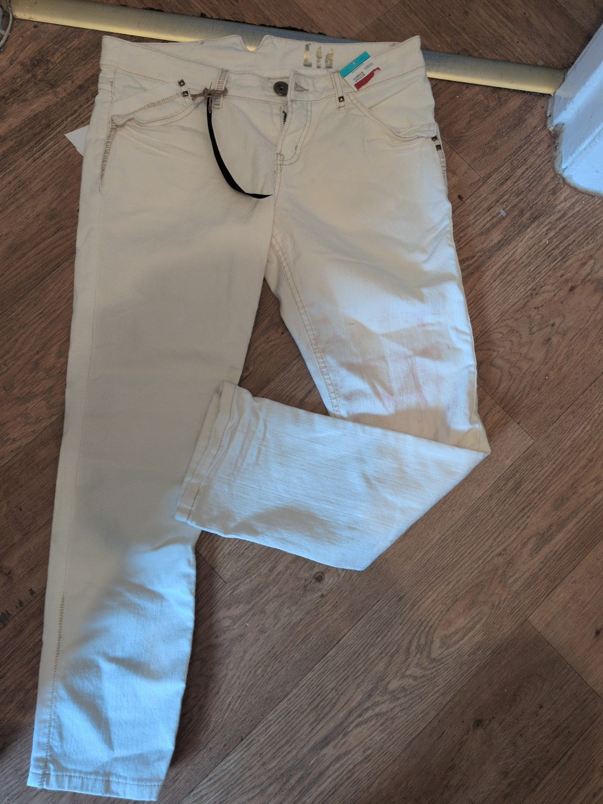 Brand New Ladies Marks And Spencer 14 Short Leg Ecru Colour Jeans RRP £29.50