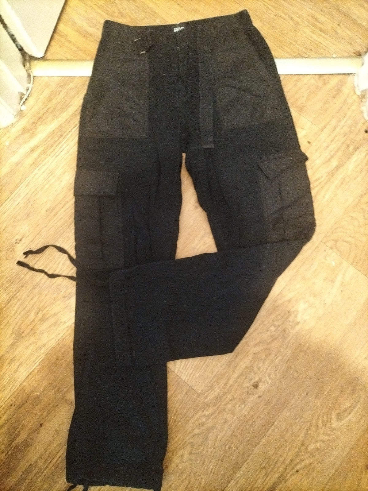Ladies BDG Size 2XS Black Cargo Trouser(missing Buttons)
