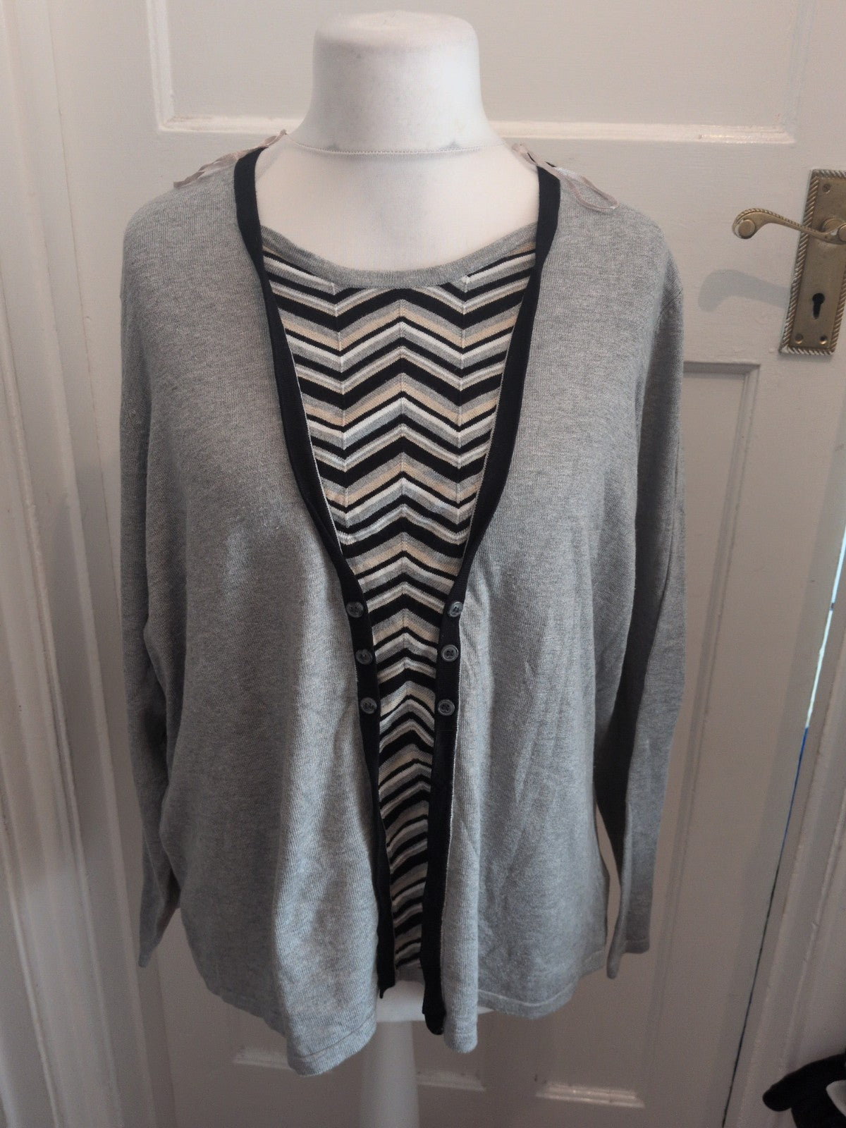 Love Knitwear 22 Grey Long Sleeved Jumper