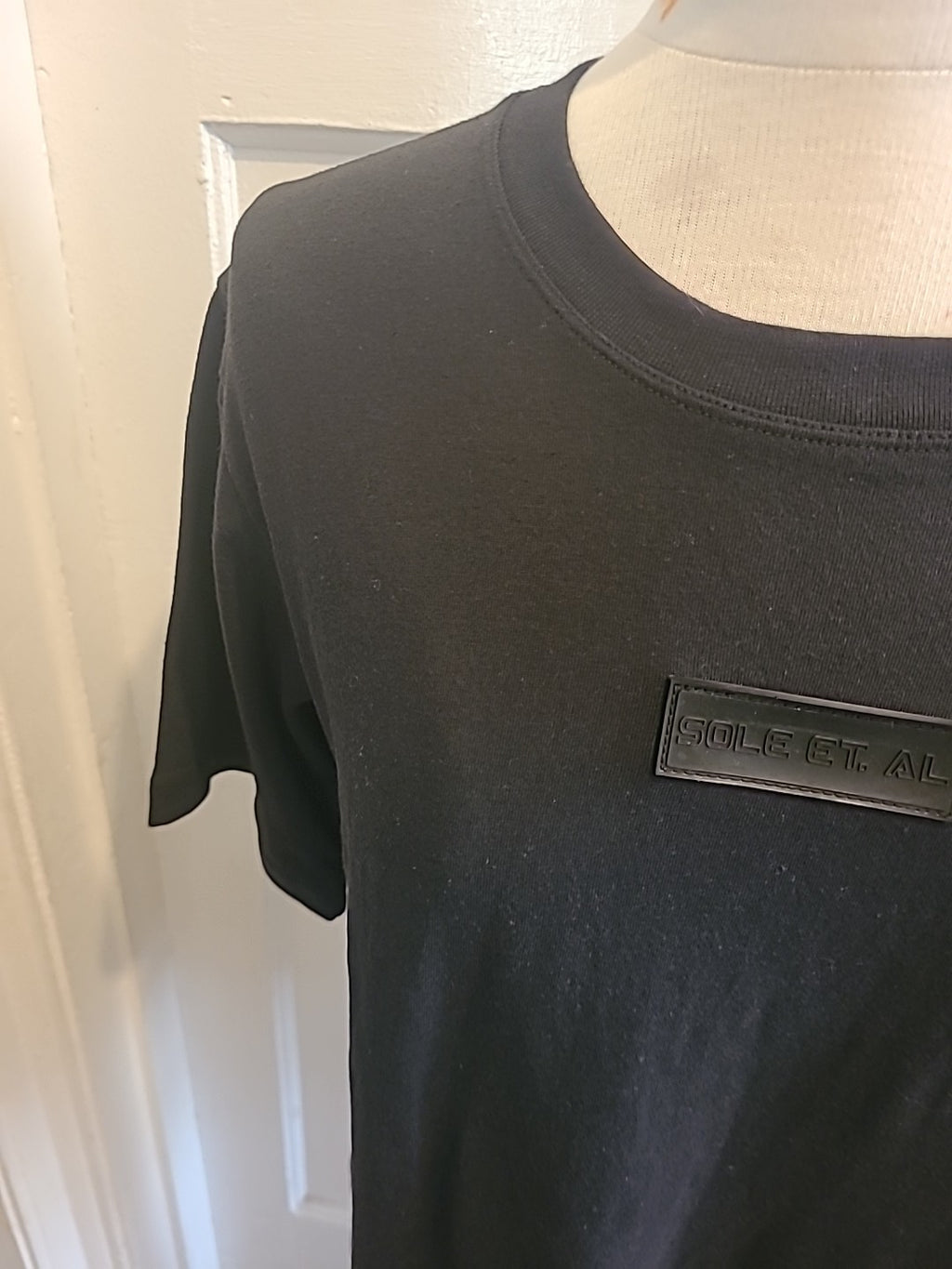 Brand New Ladies Size Medium Black Detailed Short Sleeved Tshirt