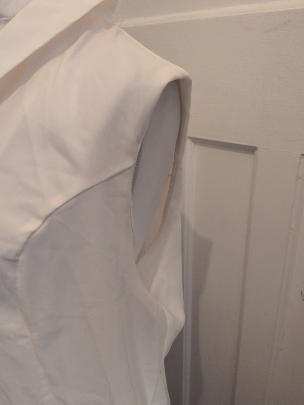 Shein 3XL Ivory Collared Sleeveless With Flower Buttoned Blouse
