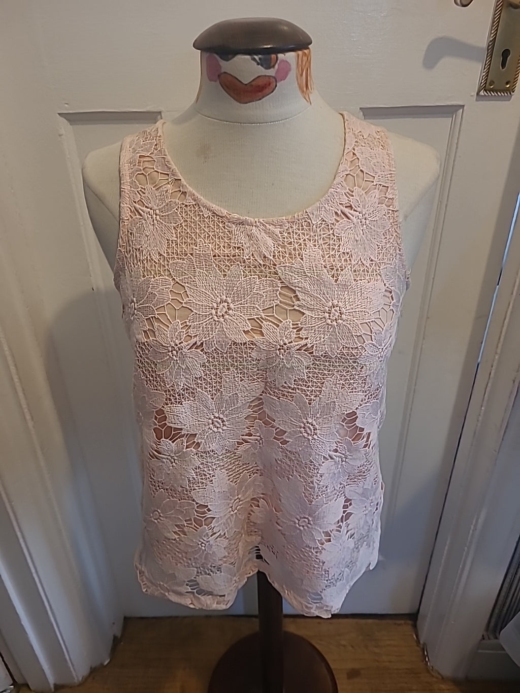 Ladies Peacocks Size 8 Pale Pink Floral Lace Detailed Sleeveless Vest Top