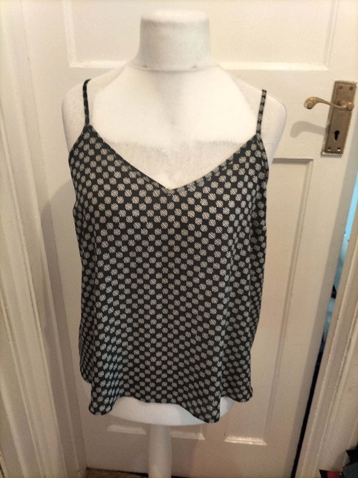 Ladies Atmosphere Size 14 Black And White Patterned V Neck Cami Blouse
