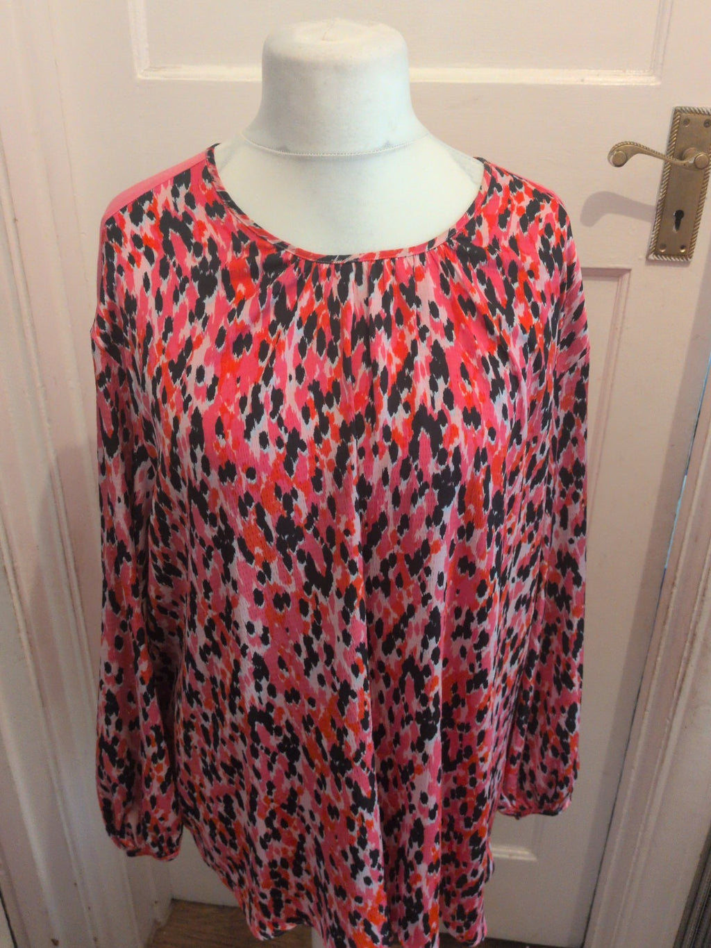 Ladies M&S Collection Size 20 Pink Patterned Long Sleeve Blouse