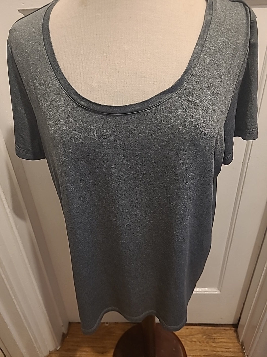 Ladies Target Size 20 Grey Activewear Short Sleeved Tshirt