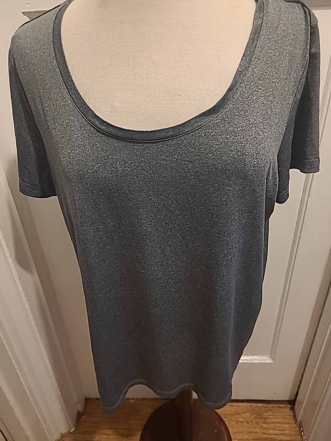 Ladies Target Size 20 Grey Activewear Short Sleeved Tshirt