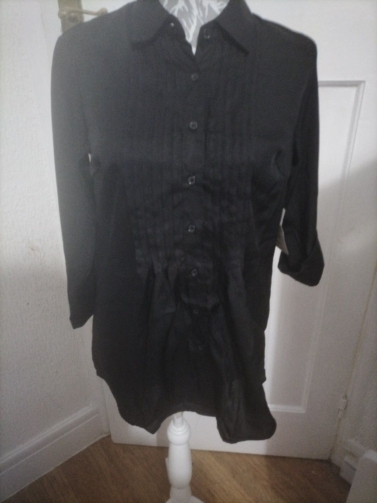 Ladies White Stag Size Small Black Pleated Shirt
