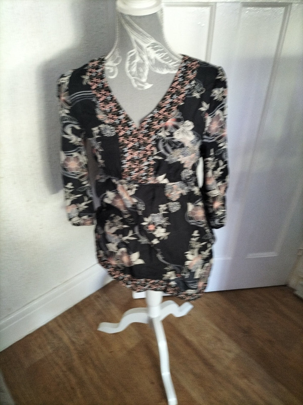 Ladies H&M Size Small Black Long Sleeve Blouse