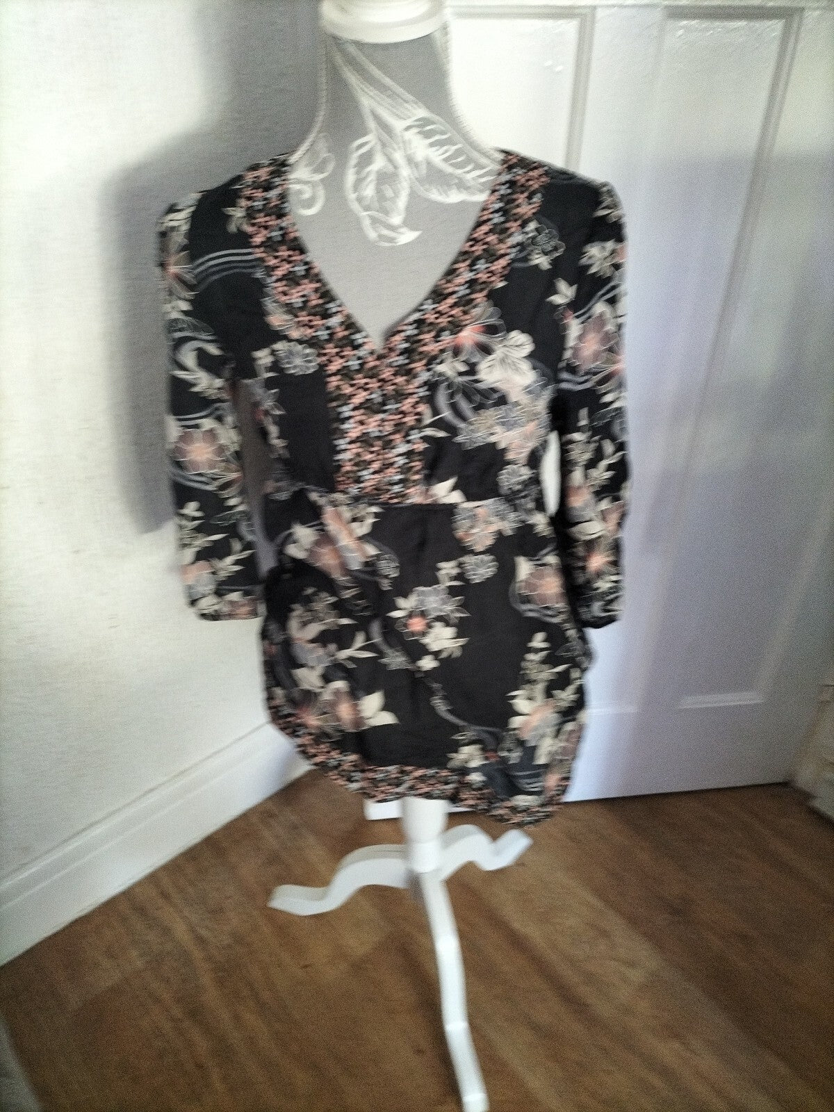 Ladies H&M Size Small Black Long Sleeve Blouse