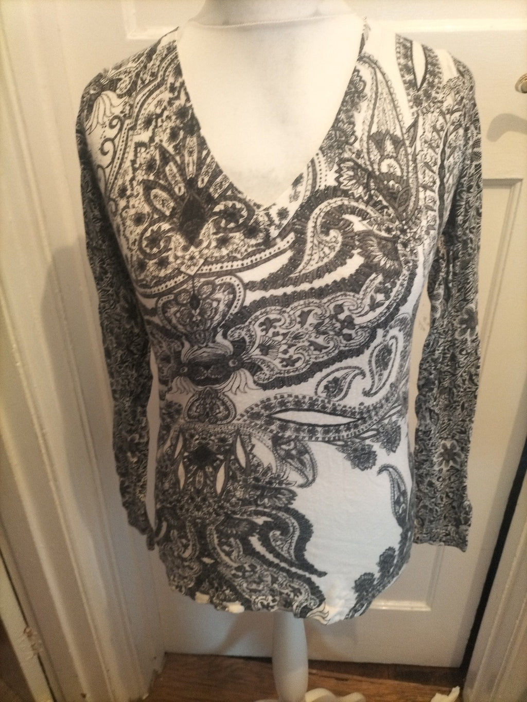 Ladies Next Size 8 Grey Black White Aztec Long Sleeve Blouse