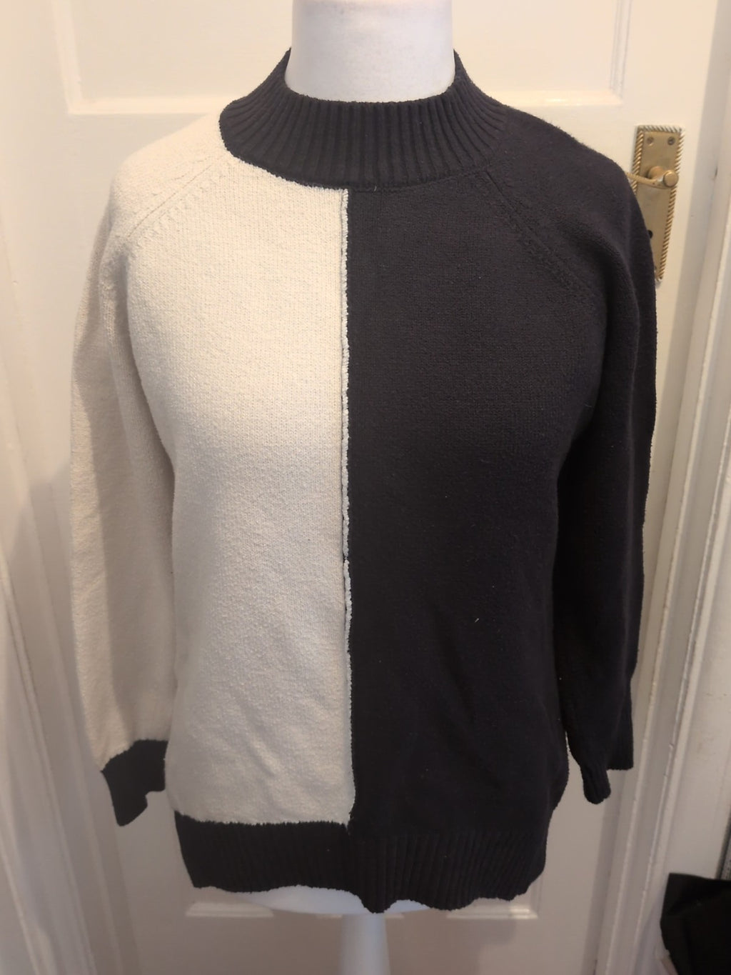 Ladies Next Size M Black And White Long Sleeved Pullover Jumper