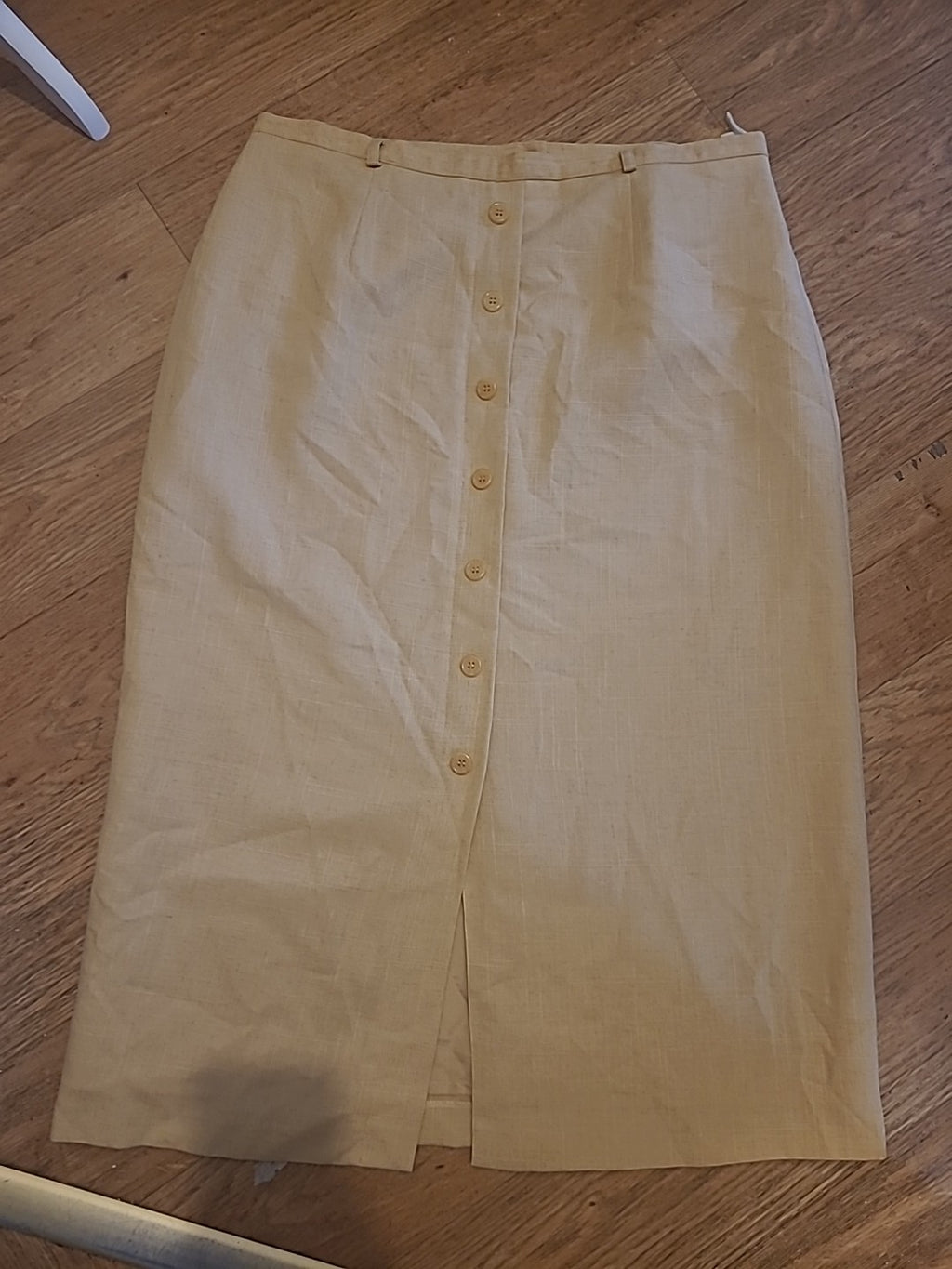 Ladies Compliments Size 20 Sandy Coloured Lined Buttoned Skirt