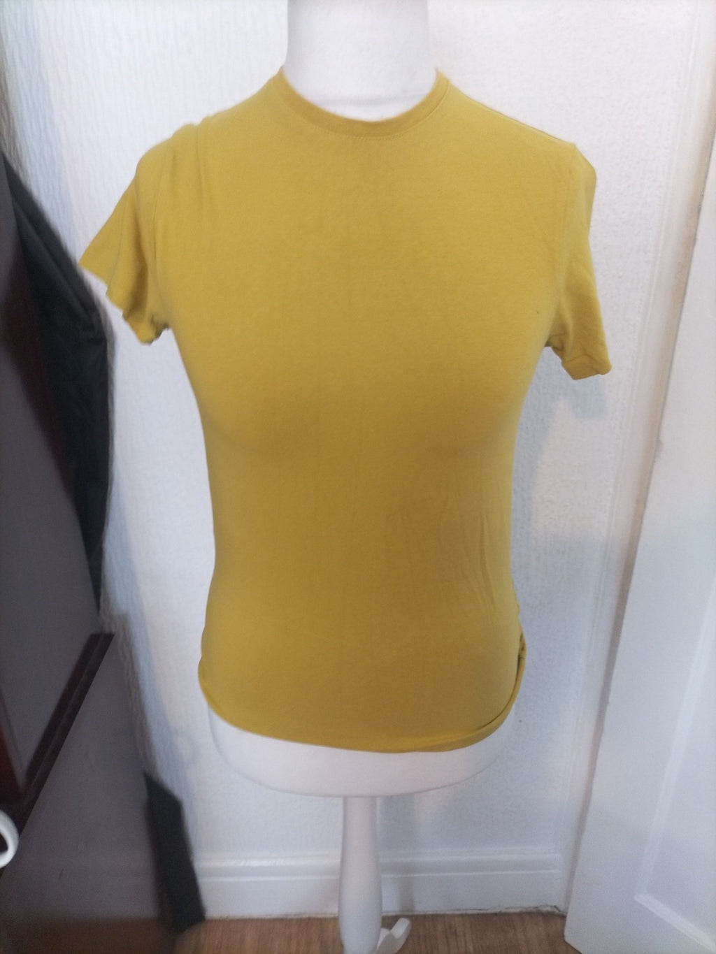 Mens Primark Size XS Dark Yellow Slim Stretch Tshirt