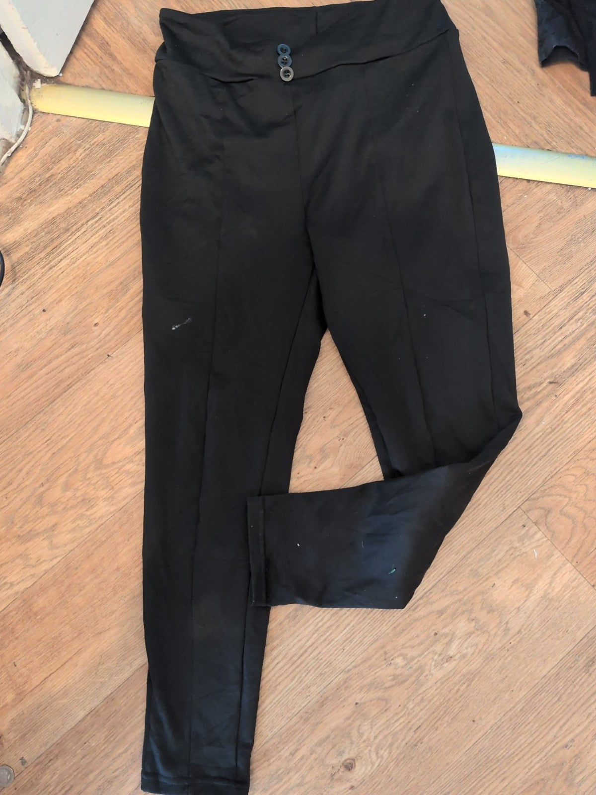Medium Black Leggings(Needs Washing-marked Ankles)