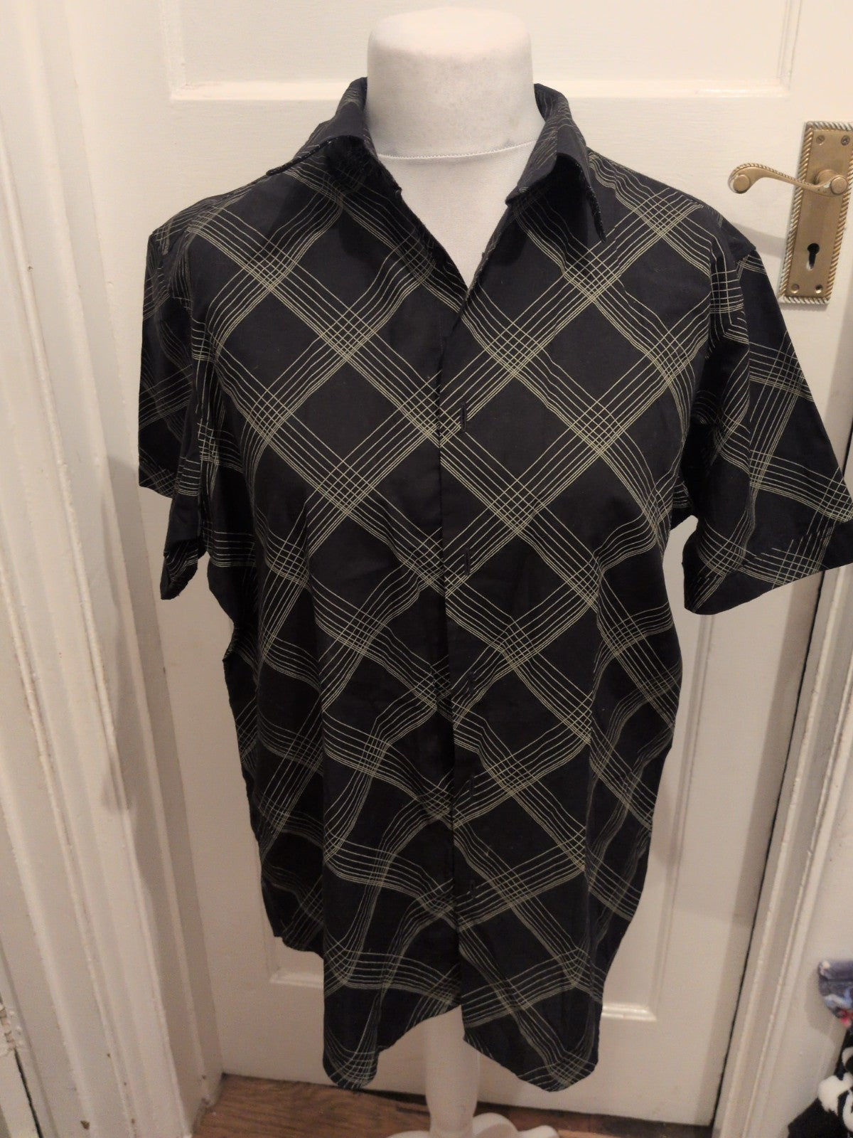 Burton Large Black And Gold Short Sleeve Shirt