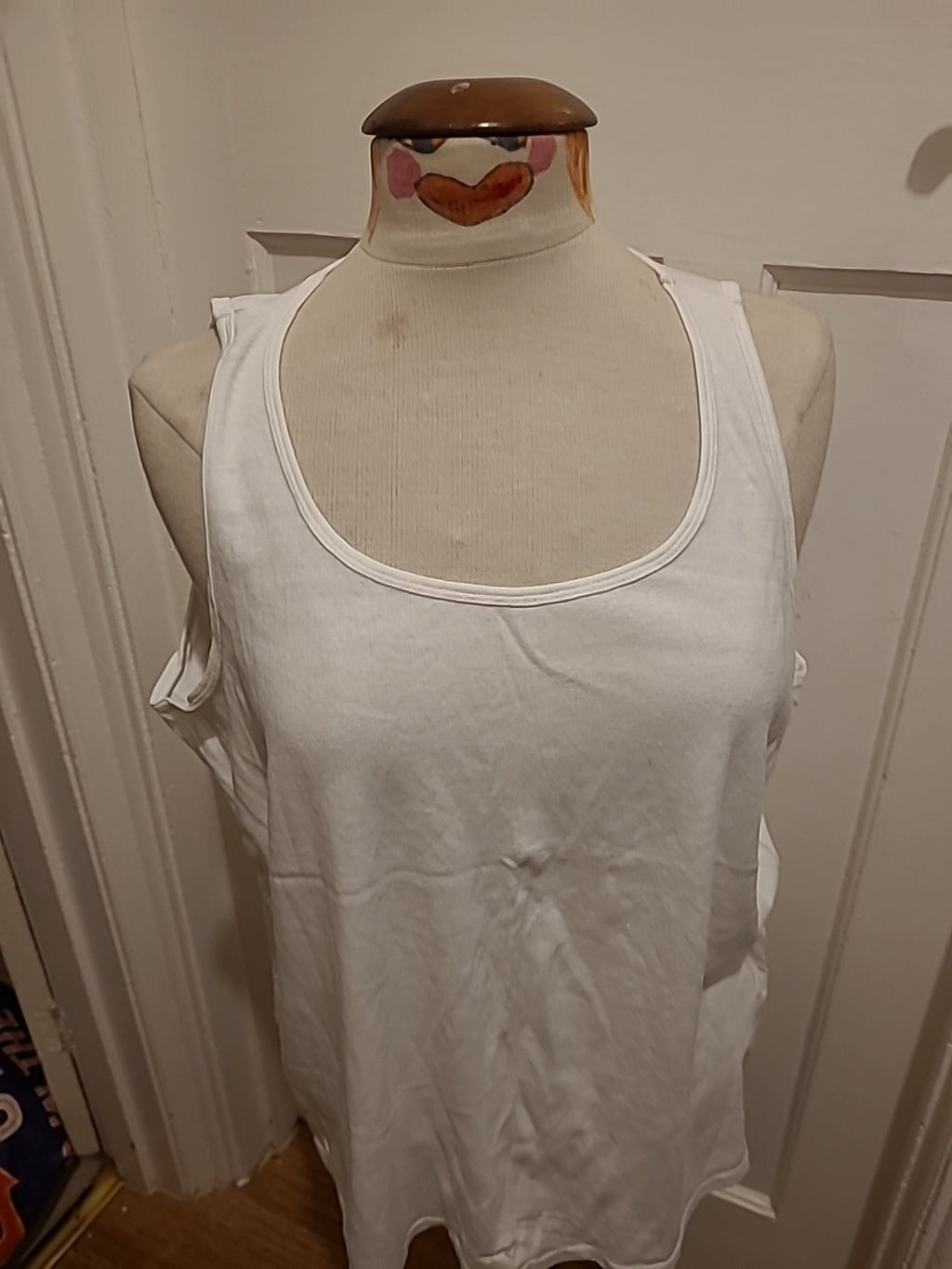 Mens Peacocks Size XL Peak Performance White Sleeveless Vest Top
