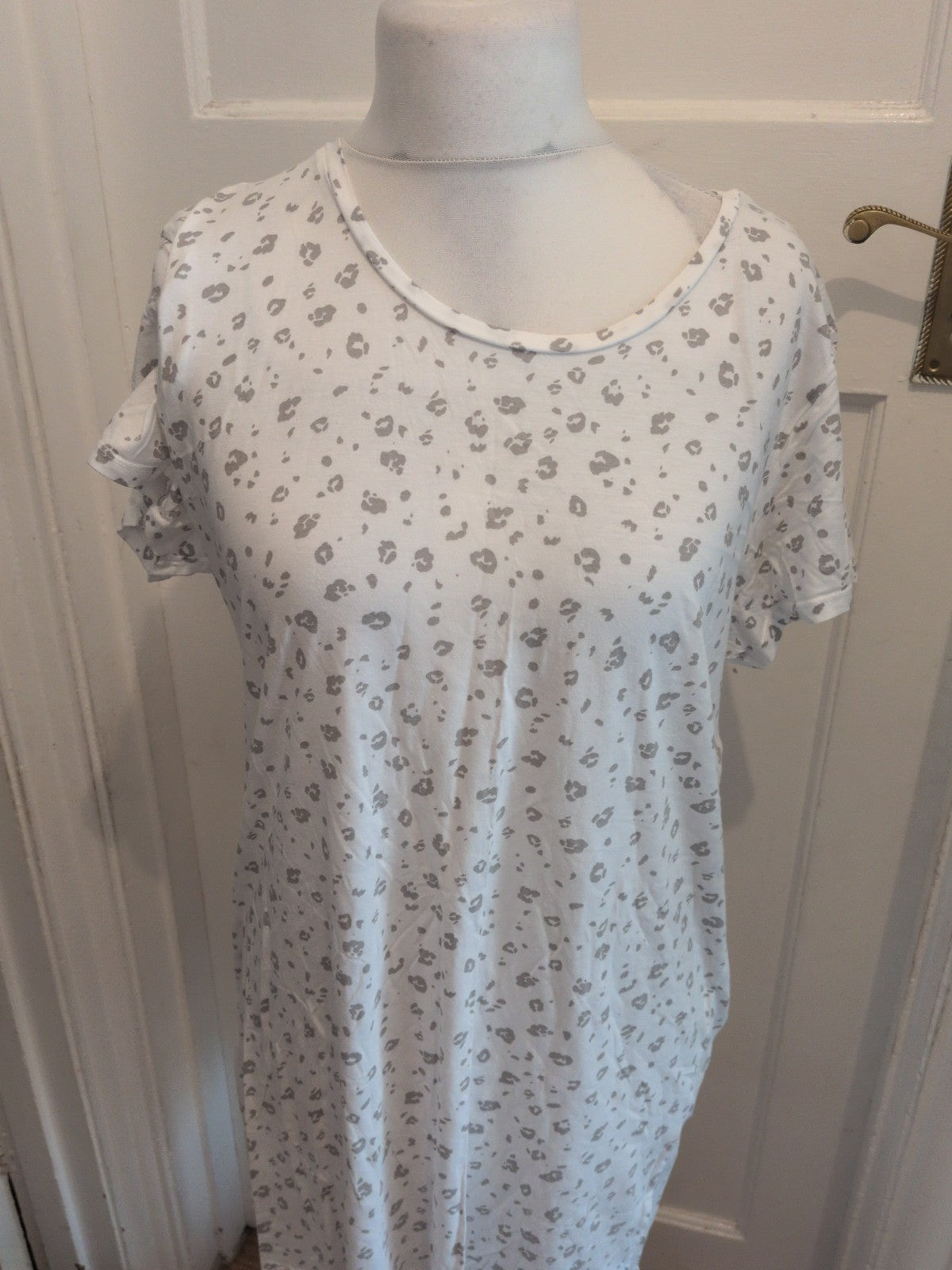M&S Body Large White With Grey Lips Short Sleeve Pyjama Nighty