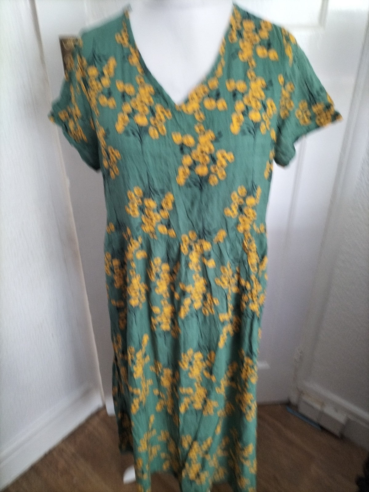 Ladies Large Green And Yellow Short Sleeved V Neck Floral Long Dress