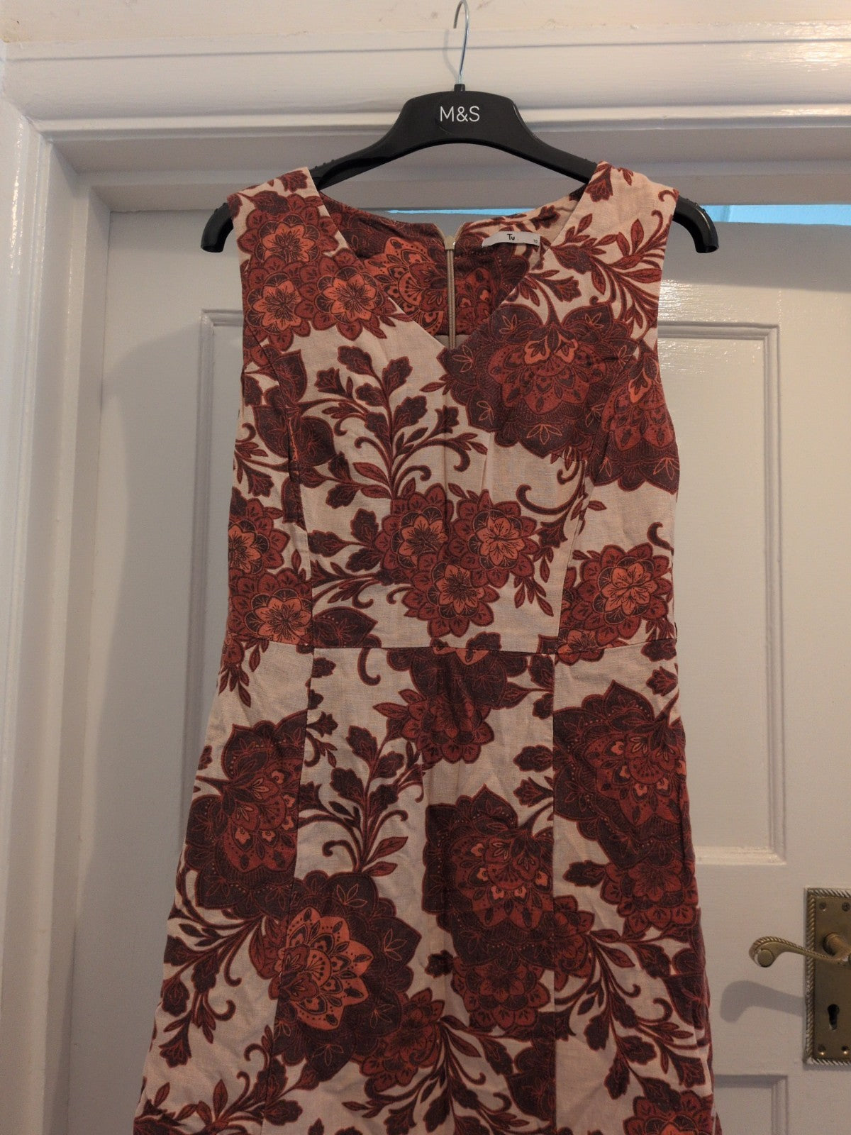 Tu 10 Brown Orange Cream Sleeveless Dress V Neck