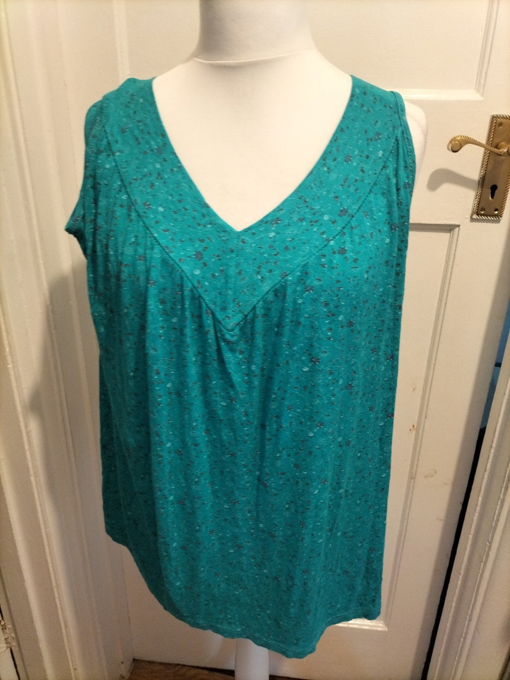 Ladies Size XL Teal Patterned V Neck Blouse
