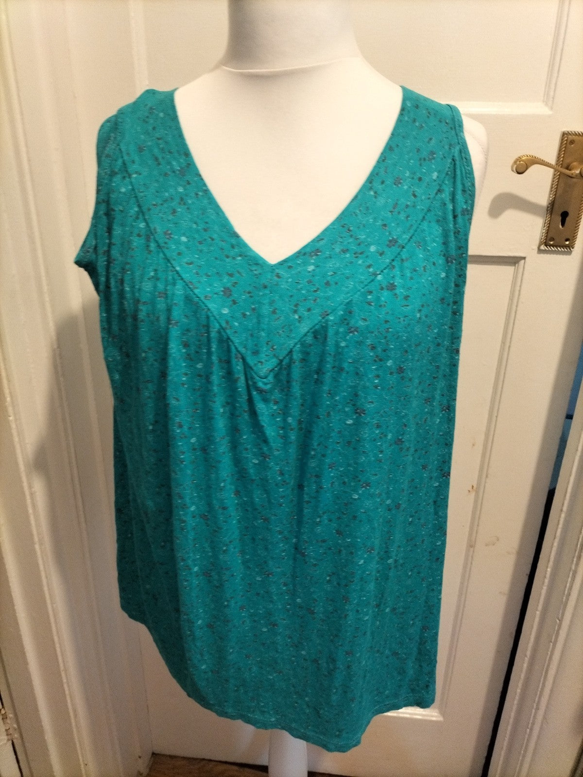 Ladies Size XL Teal Patterned V Neck Blouse