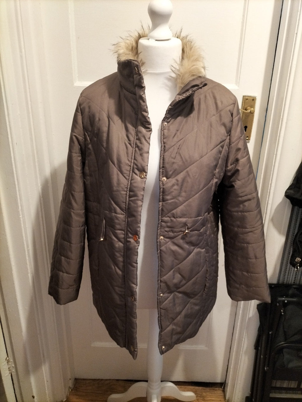 Ladies Gabriella Vicenza Size 14 Brown Long Sleeve Coat