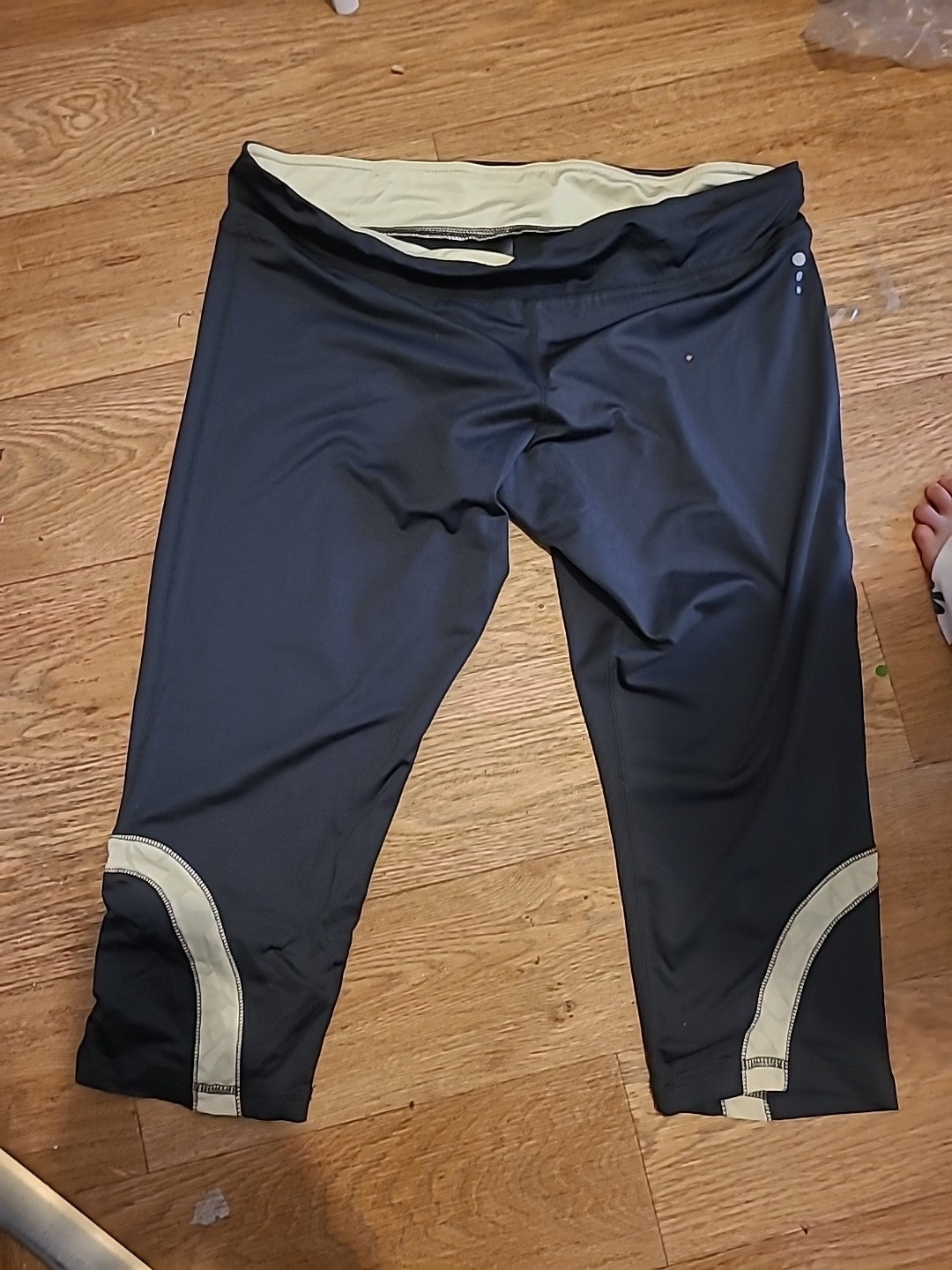 Ladies Tu Size Large Black Cropped Gym Leggings
