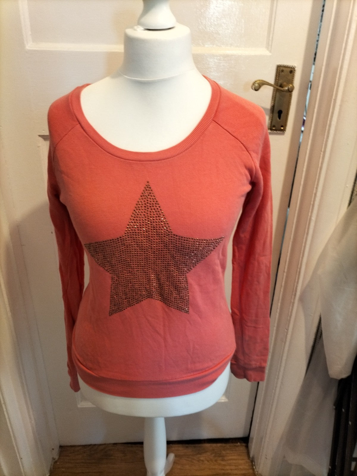 Ladies Only Size Small Coral Star Long Sleeved Top