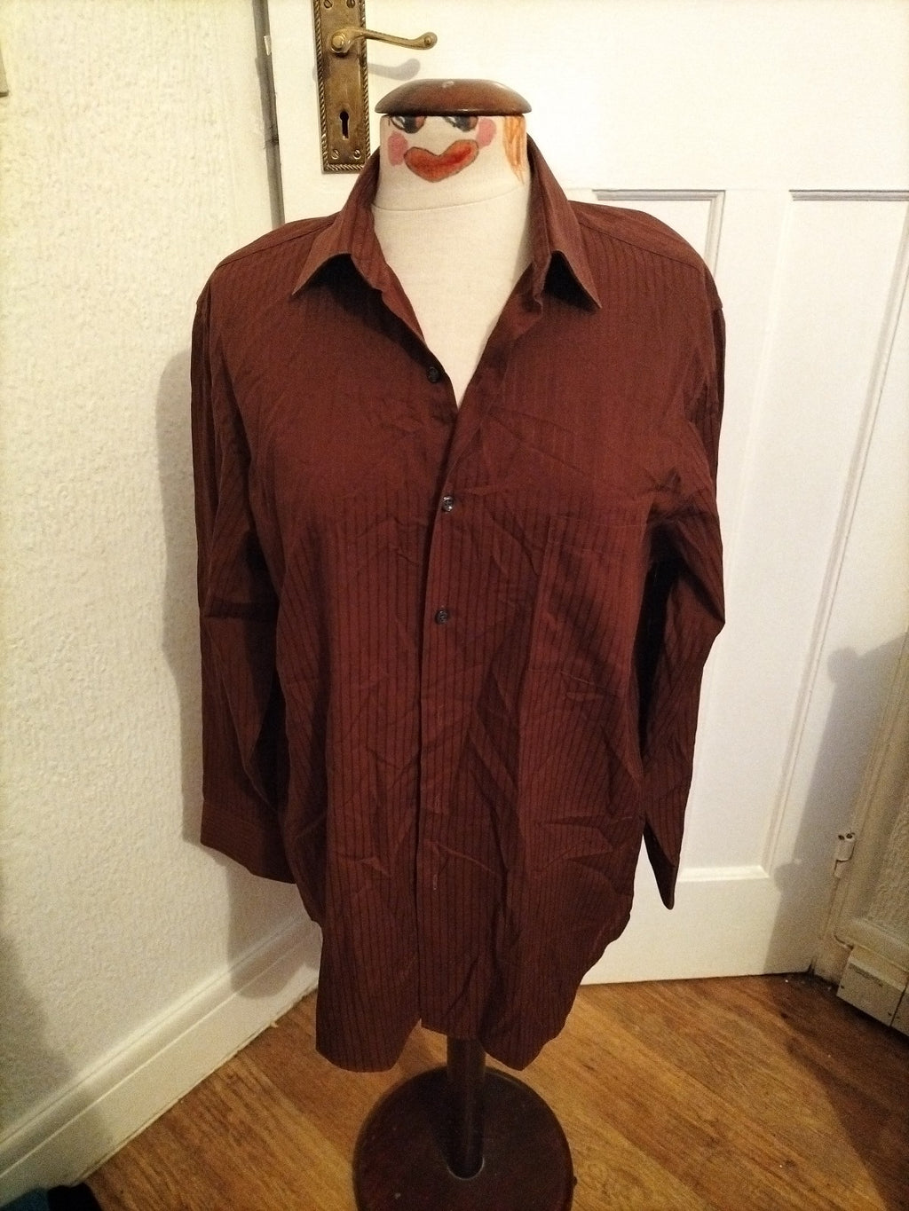 Mens Van Heusen Size 16 Collar Brown Striped Long Sleeved Shirt