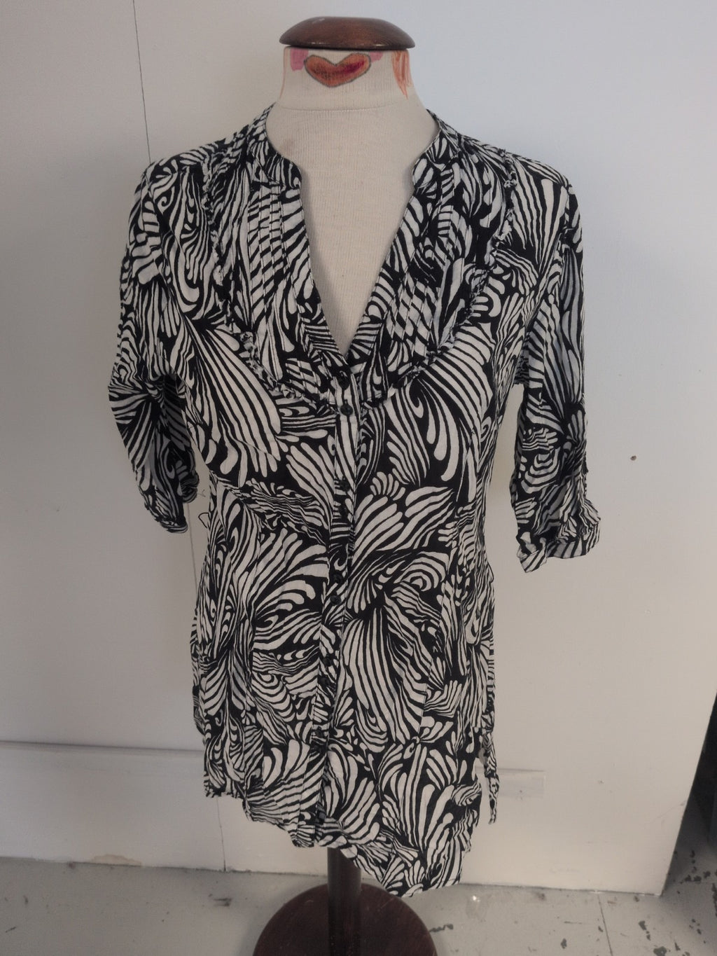 Principles 14 Black And White Buttoned Longline Blouse