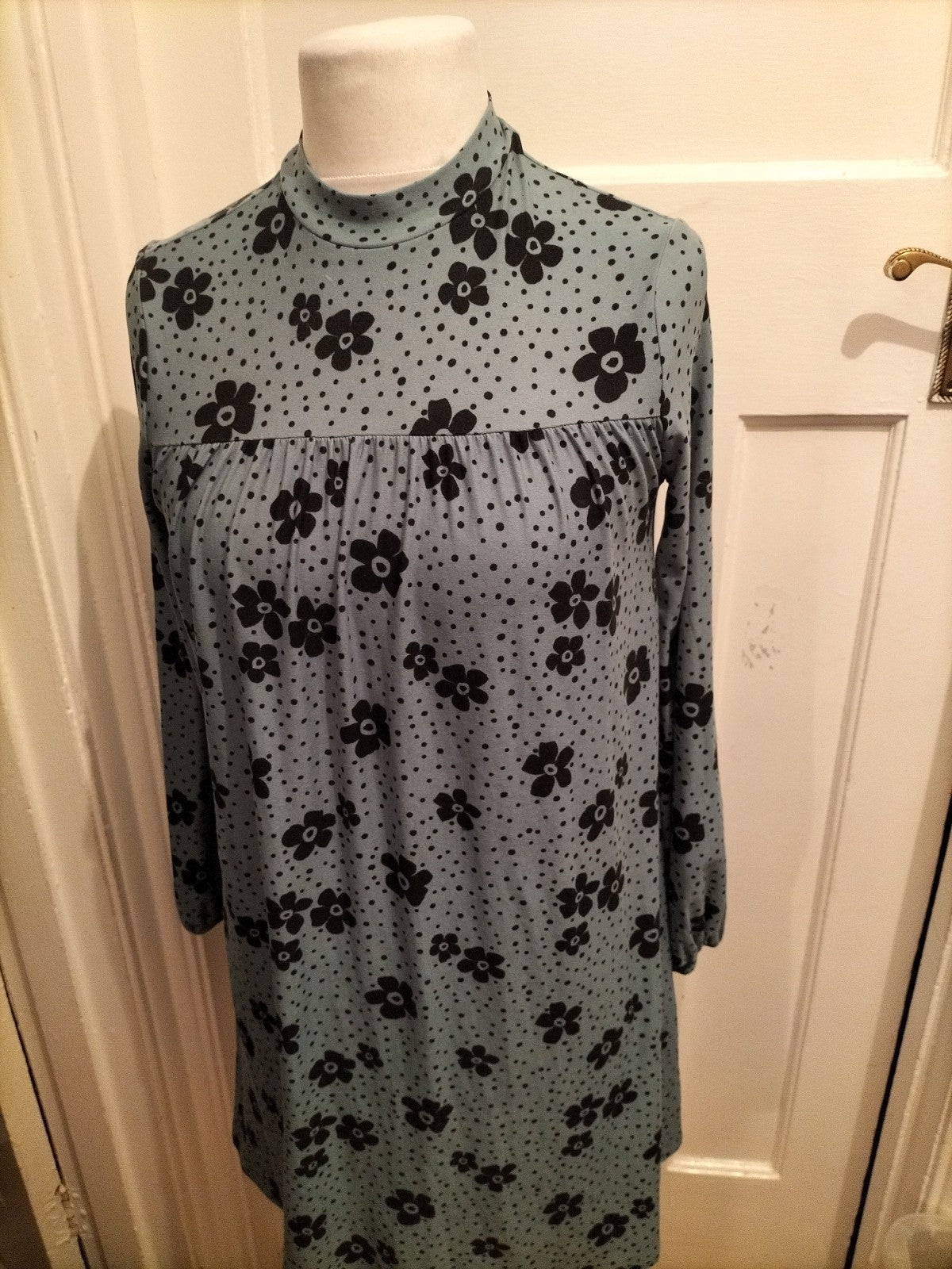 Ladies Papaya Size 8 Teal And Navy Floral Long Sleeved Dress