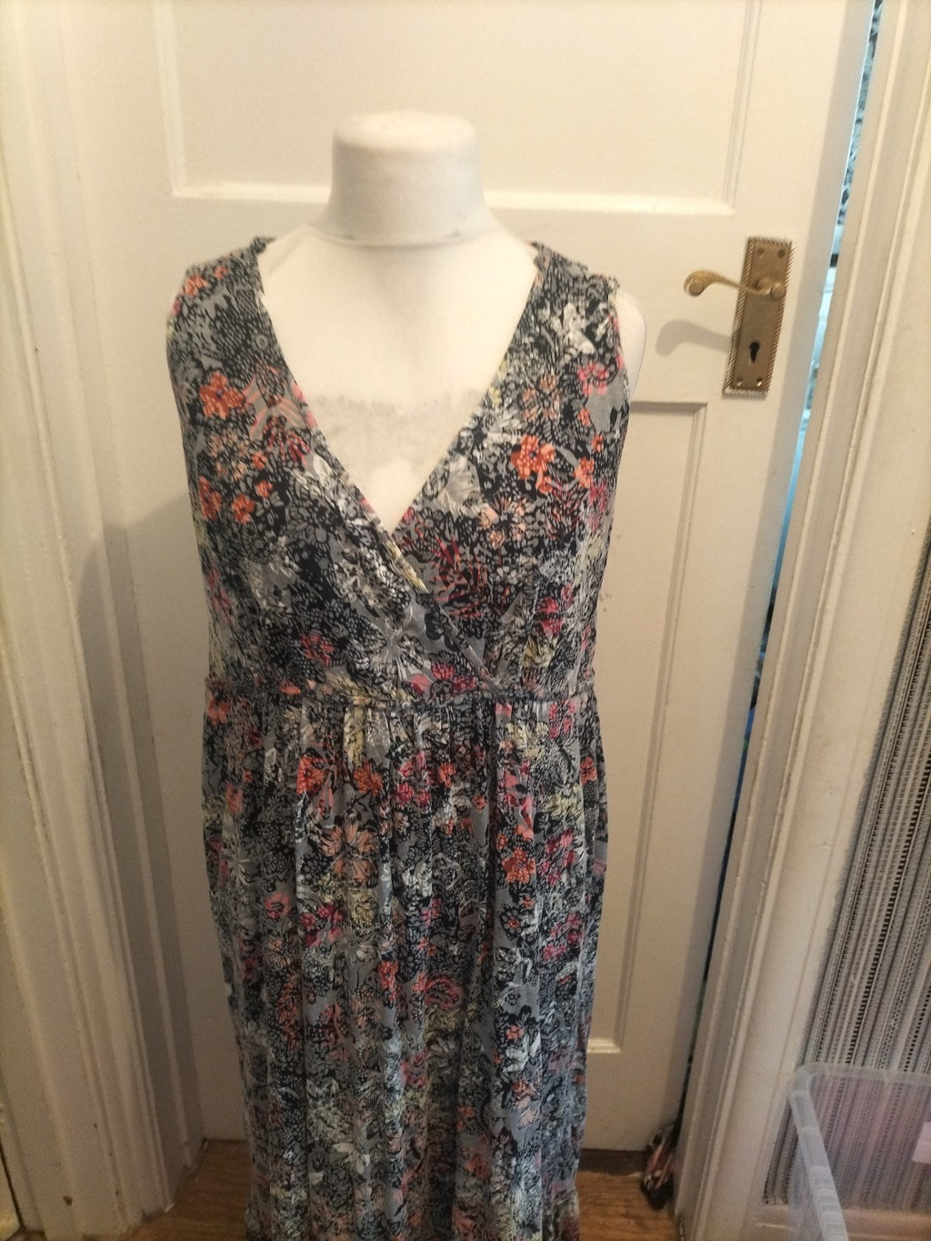 16-18 Grey Floral Lined Long Length Floral Sleeveless Dress