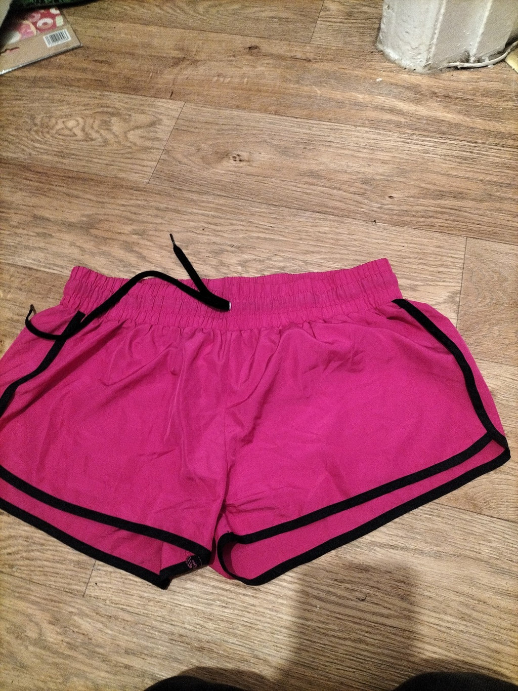 Ladies Calzedonia Size Small Hot Pink Elasticated Hot Pants