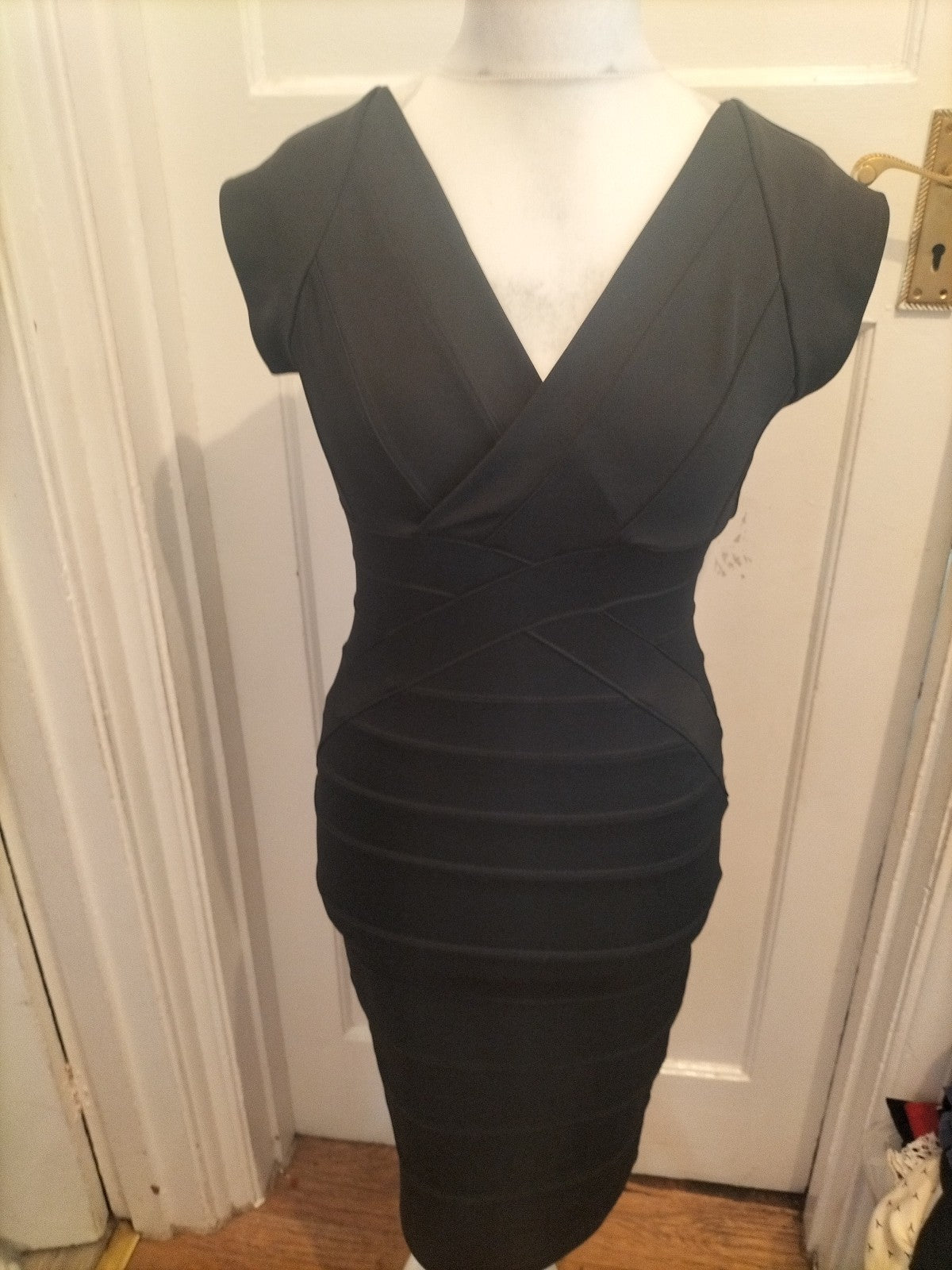 Papaya Guestlist 12 Black Sleeveless V Neck Dress