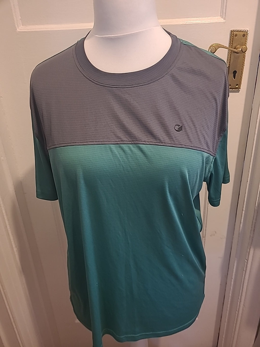 Mens Size Large Green And Grey Short Sleeved Tshirt