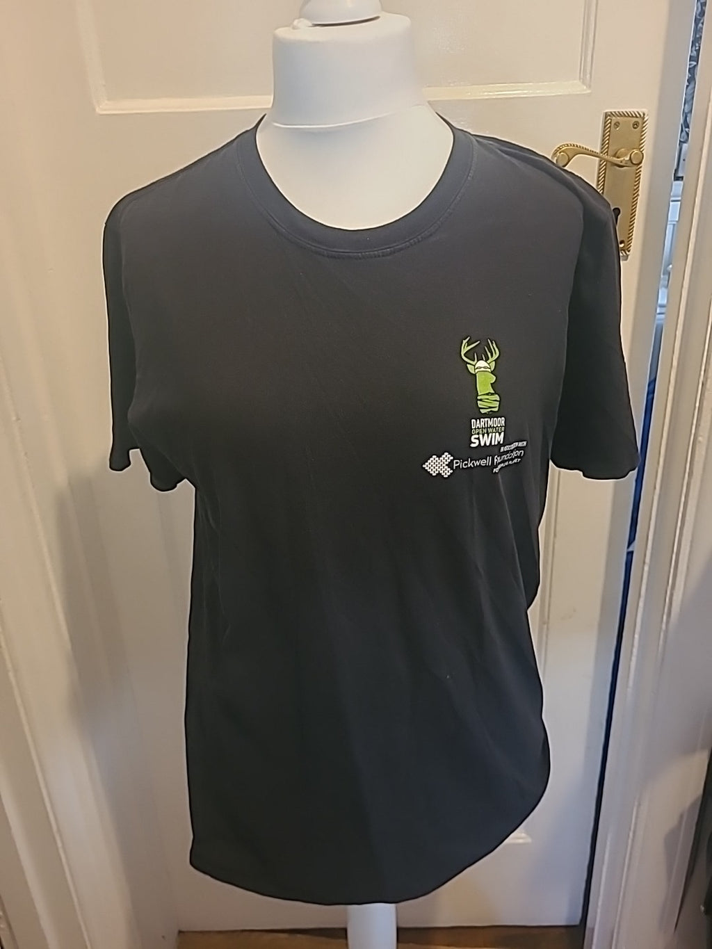 Mens Gildan Size Large Black "Dartmoor Swim" Tshirt