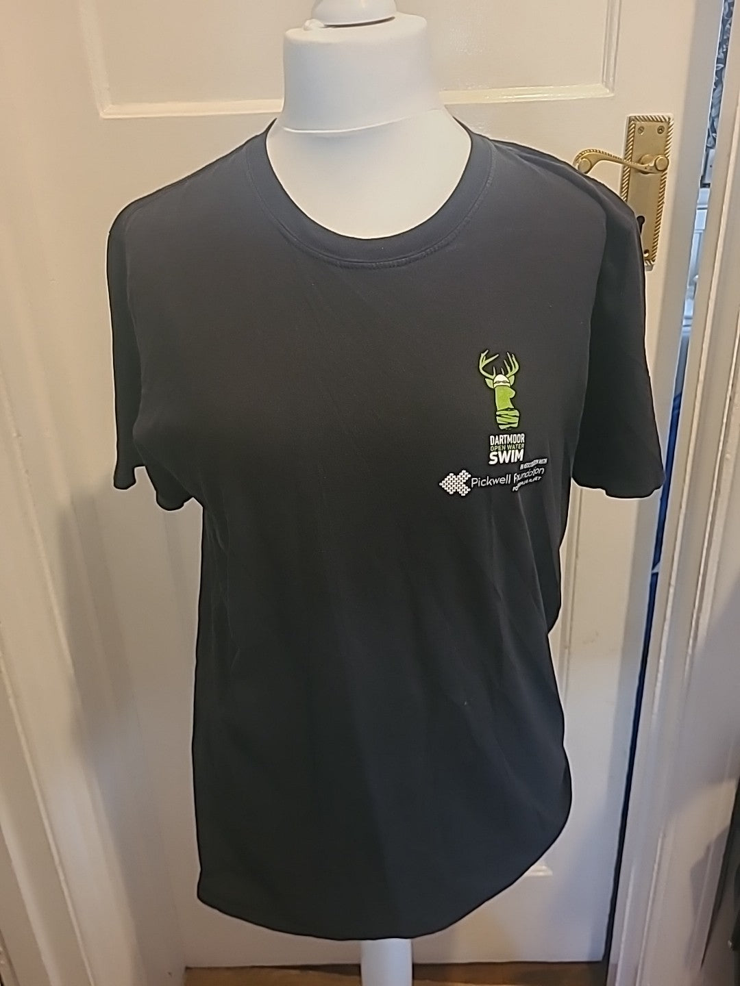Mens Gildan Size Large Black "Dartmoor Swim" Tshirt