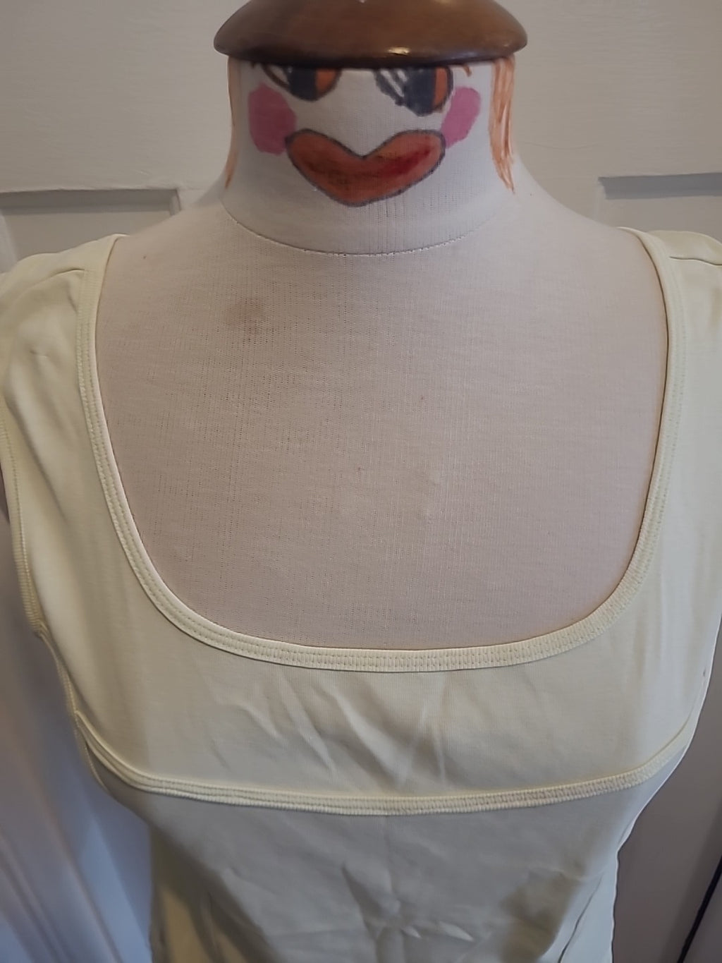 Ladies Dash Size 14 Pale Lime Sleeveless Tshirt