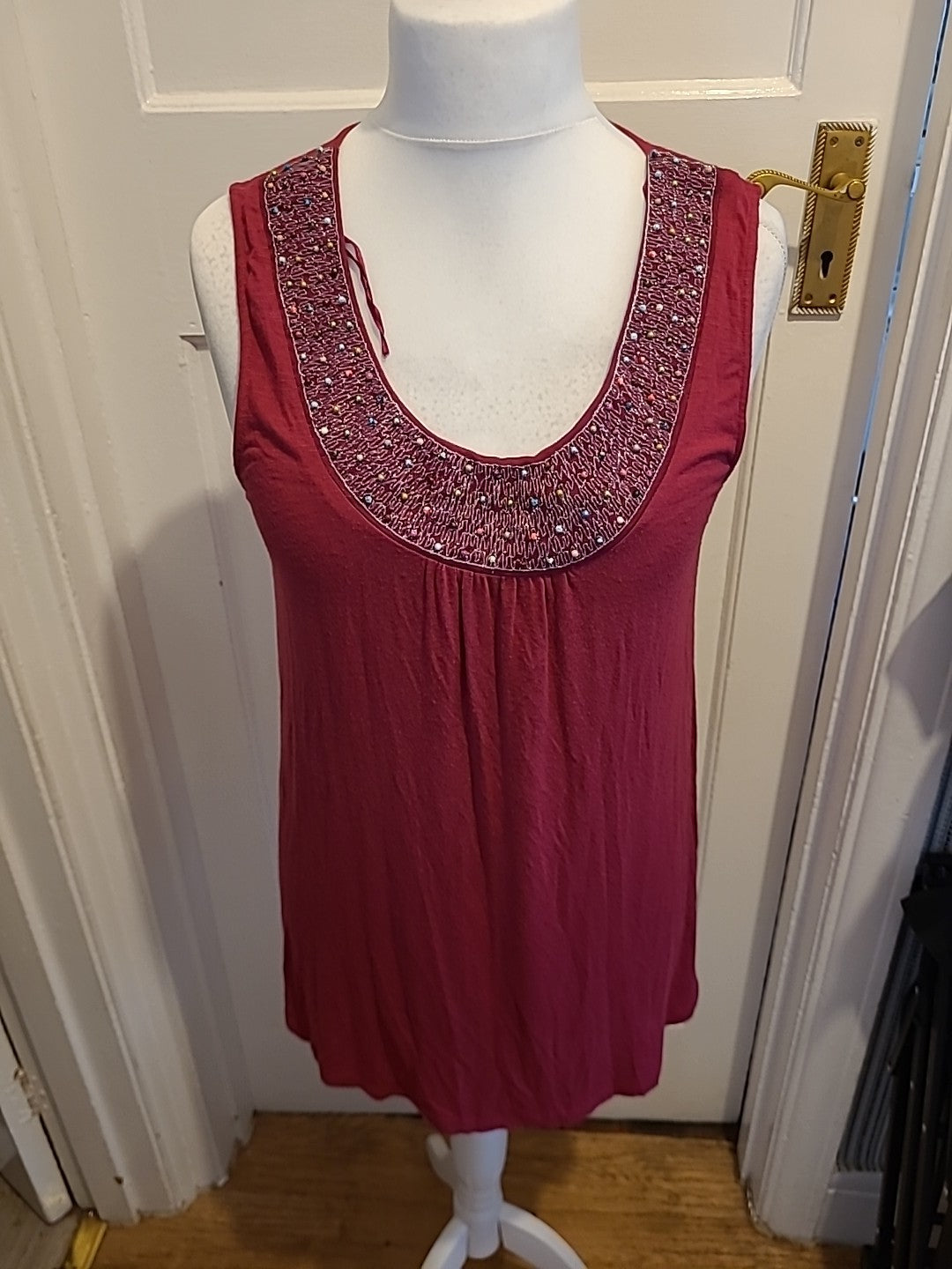 Ladies Moda Size 12 Burgundy Detailed Neck Sleeveless Blouse