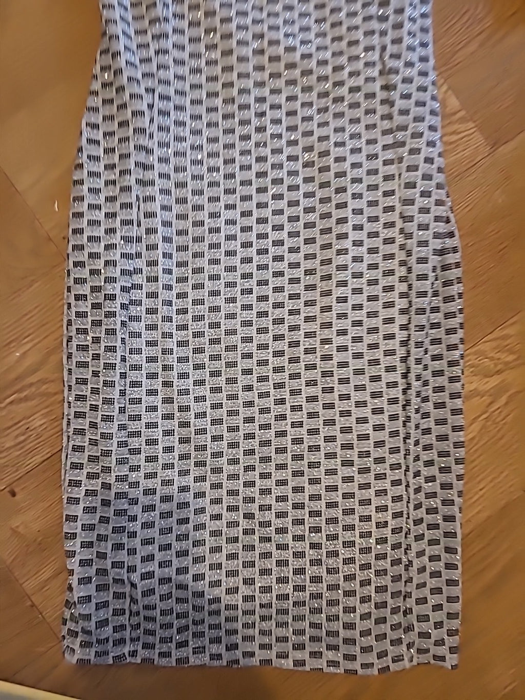 Ladies Quiz Size 12 Black Amd Silver Glittery Long Sleeved Pencil Dress