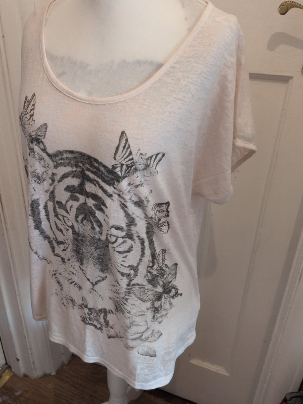 Ladies Next Size 16 Pale Pink Tiger Image Short Sleeve T-shirt