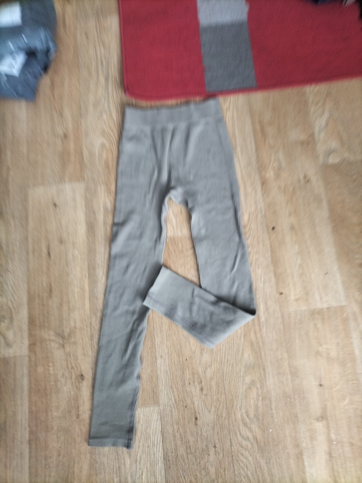 Ladies Size Small Mocha Ribbed Gym Leggings