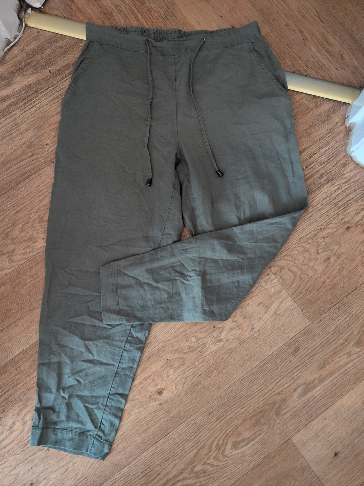 JD Williams 12 Green Elasticated Crop Trousers