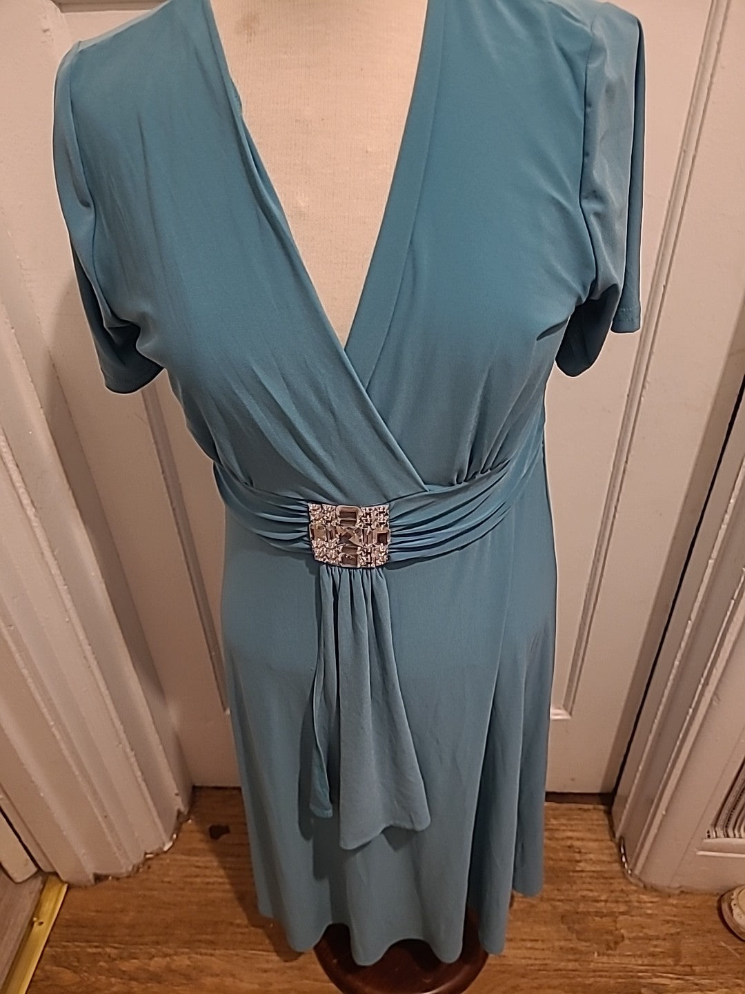 Ladies Damart Size 14 Turquoise V Neck Dress