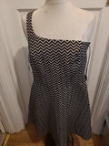 Ladies Pepperberry Size 12 Curvy Silver Black Sparkly Dress