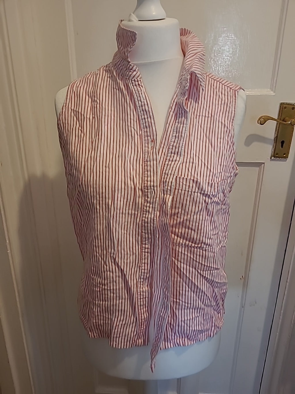 Ladies George Size 12 Red And White Striped Sleeveless Buttoned Blouse