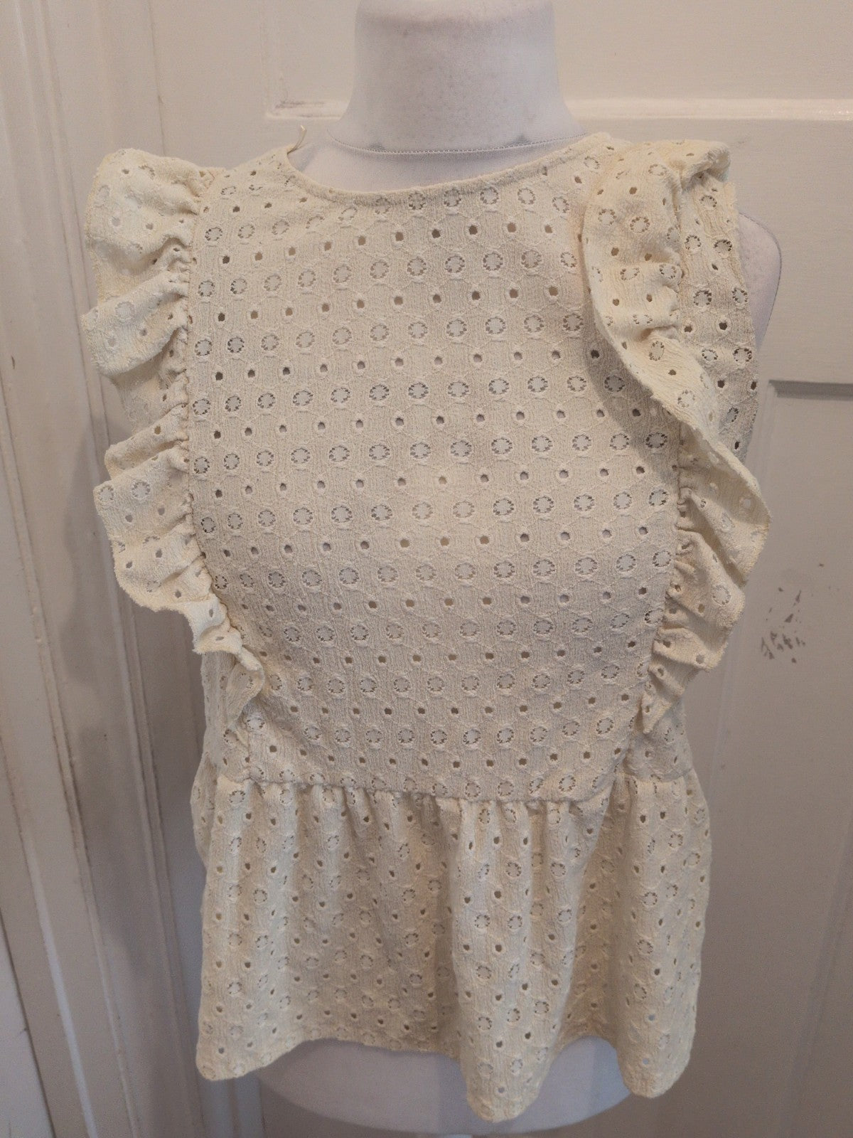 F&F 18 Cream Sleeveless Frill Blouse